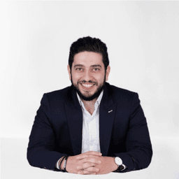 میزبان محمدحسین  تصویر استاد 