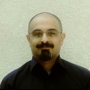  مدرس آکادمی همراه شاهرخ آسیایی