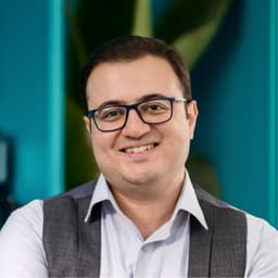 حاتمی آرش  تصویر استاد 