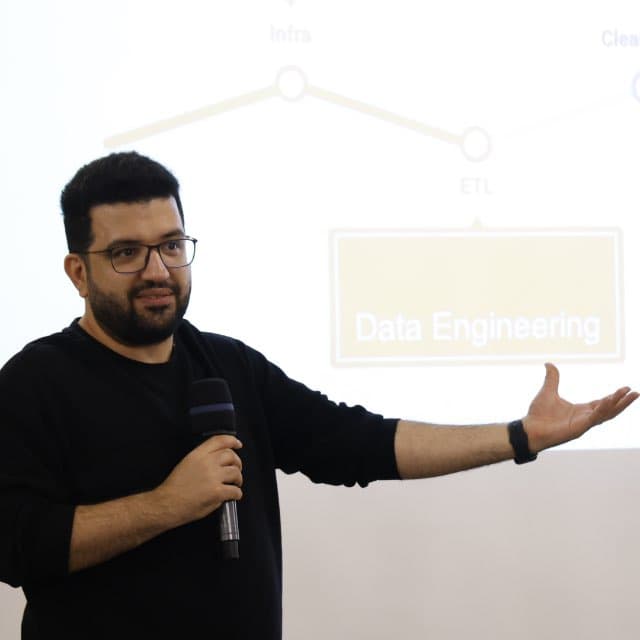 پیام اسفندیاری 